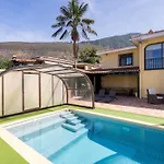 Home2book Charming Haven Bbq & Pool, *