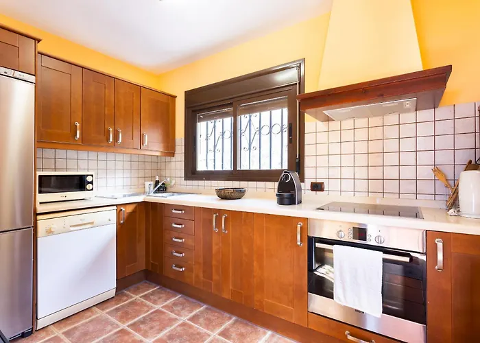 Home2book Charming Haven Bbq & Pool, *